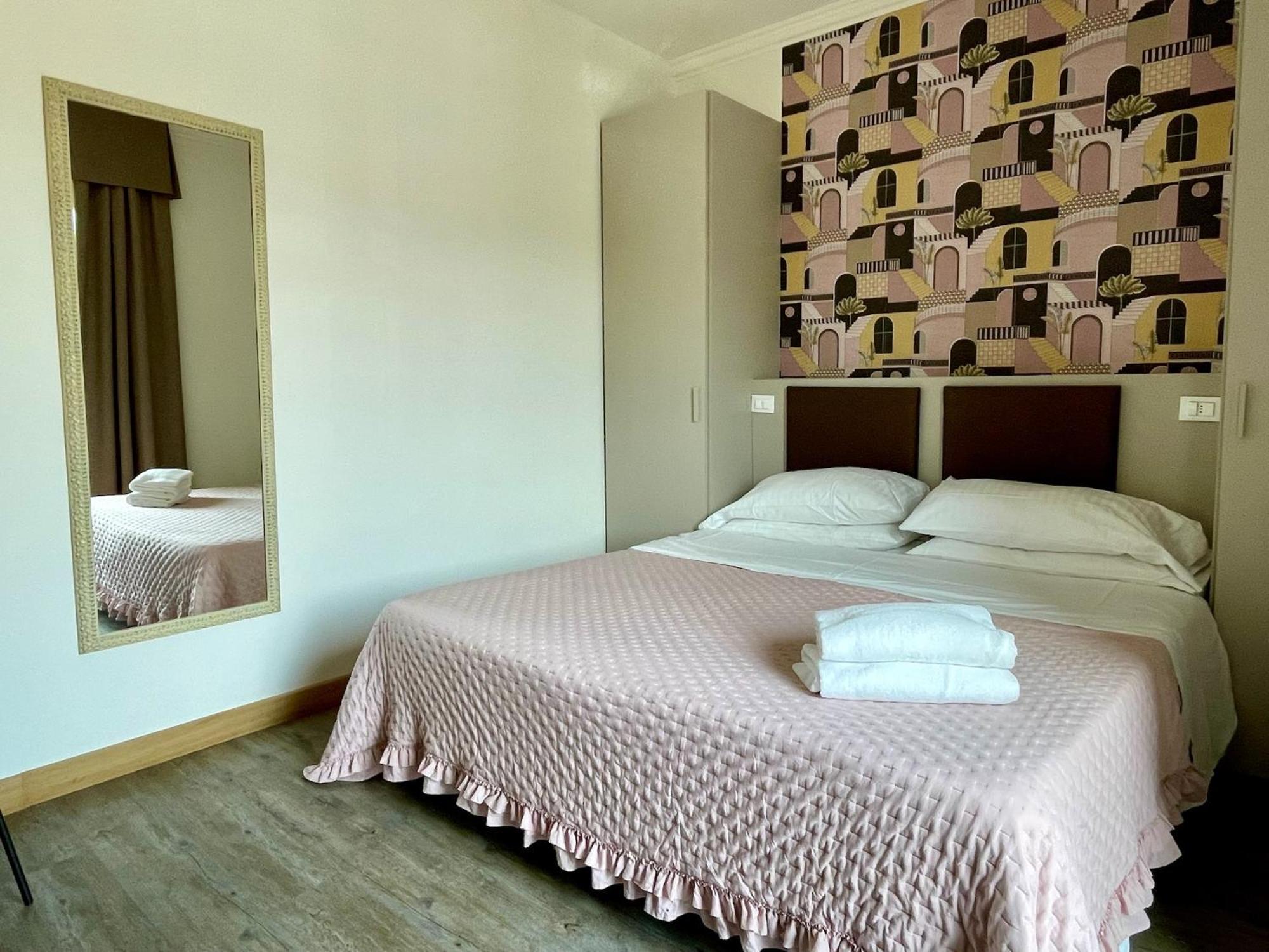 B City Hotel Bardolino Exterior photo