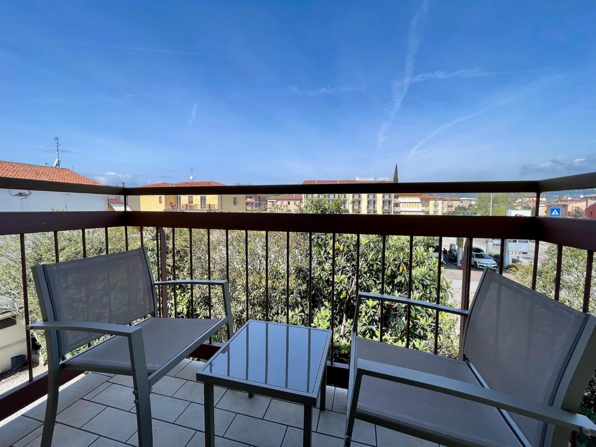 B City Hotel Bardolino Exterior photo