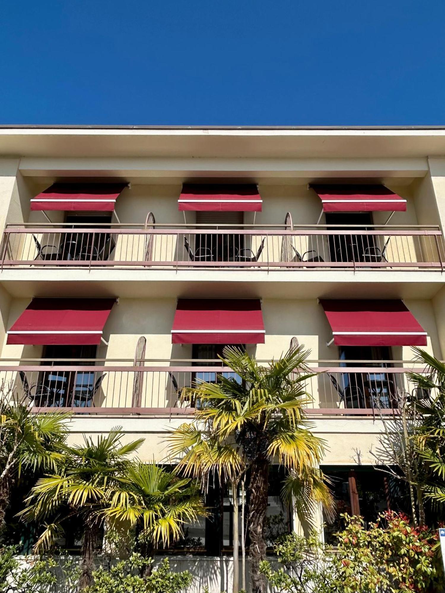 B City Hotel Bardolino Exterior photo