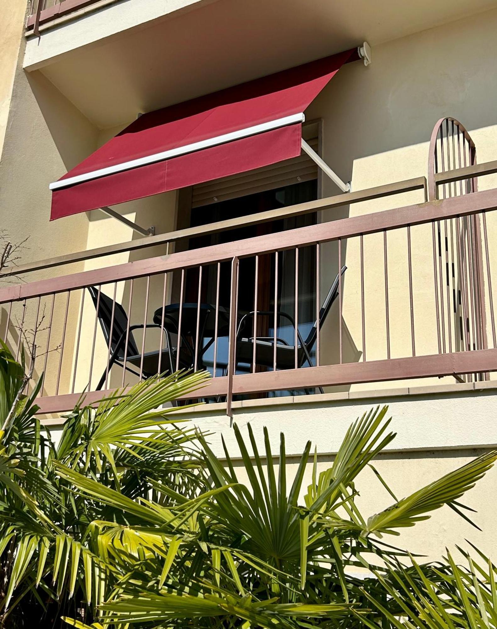 B City Hotel Bardolino Exterior photo